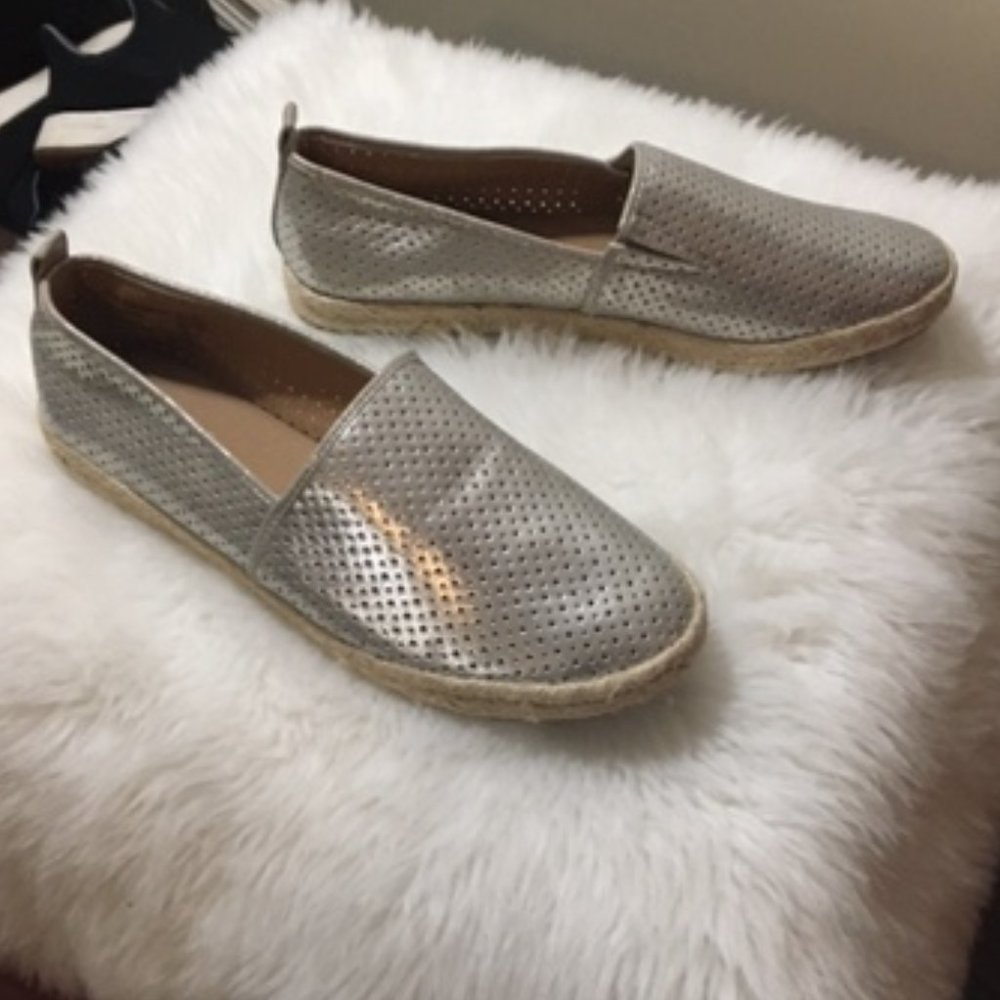 BRASH Metallic Silver Mesh Flat Espadrilles 9 NEW